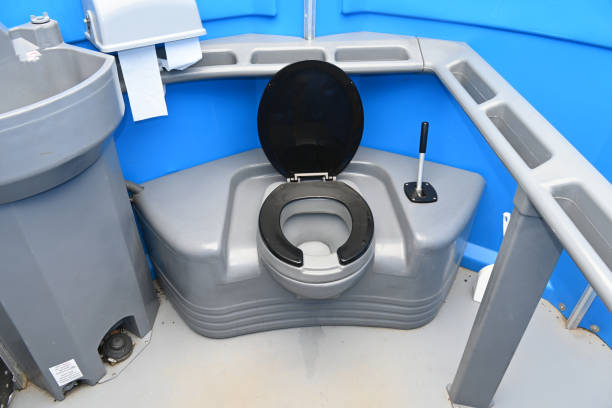 Best Porta potty rental near me  in Thompson, ND